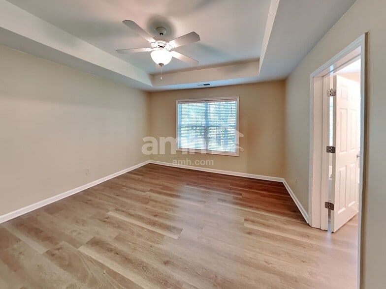 Building Photo - 208 Cole Ct