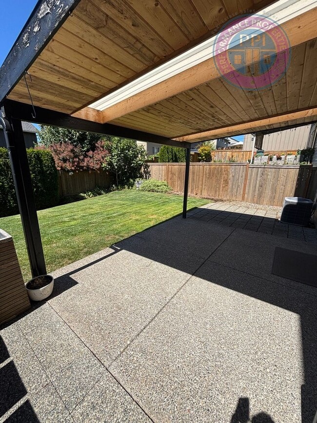 Building Photo - *Gresham - Luxury Craftsman, Central Air, ...
