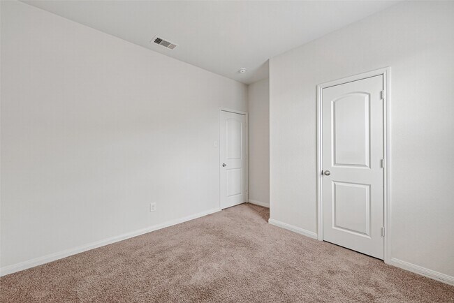 Building Photo - 2112 Mule Ridge Dr