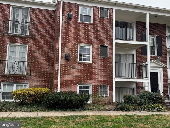 Building Photo - 317 Homeland Southway