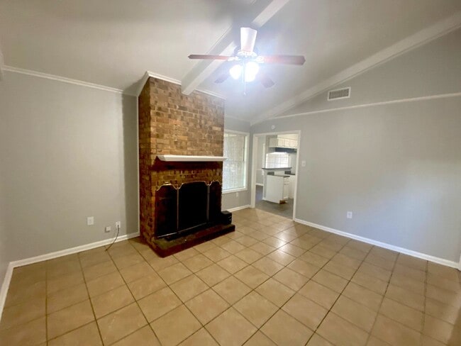 Building Photo - 4335 Hallview Dr