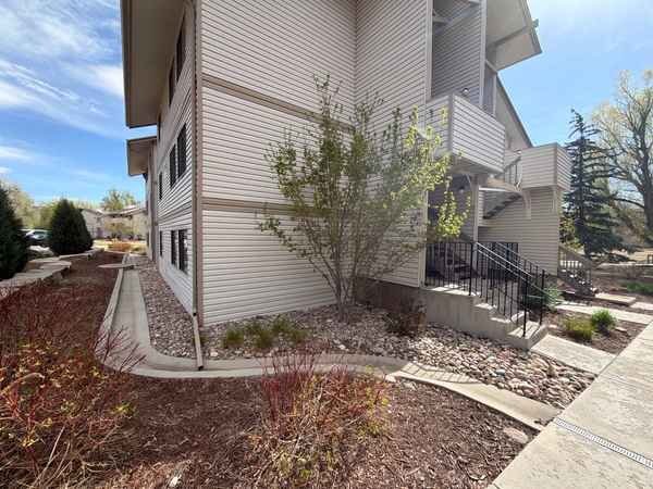 Building Photo - 1705 Heatheridge Rd