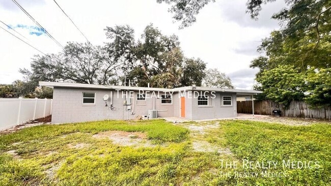 Building Photo - 6216 Lake Underhill Rd