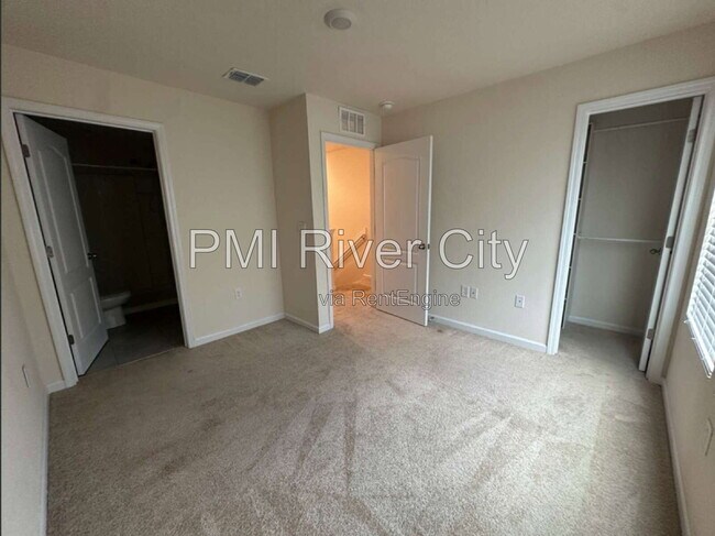 Building Photo - 523 Spanish Oaks Way
