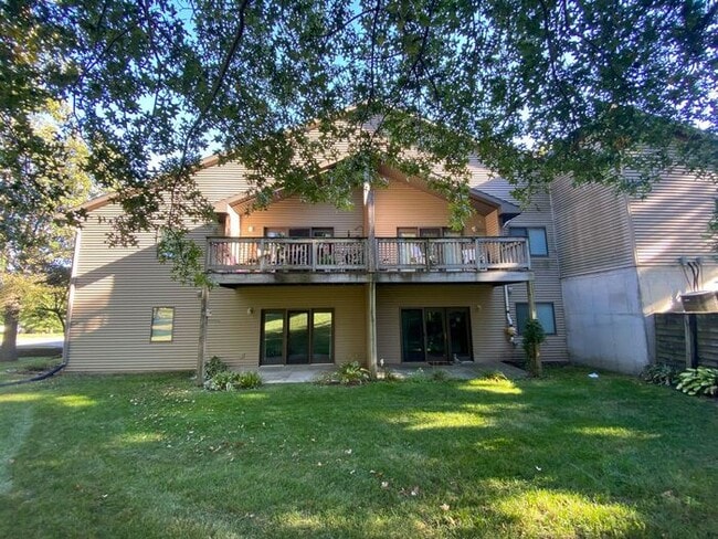 Building Photo - $1550 | 3 Bedroom, 2 Bathroom House | PET ...