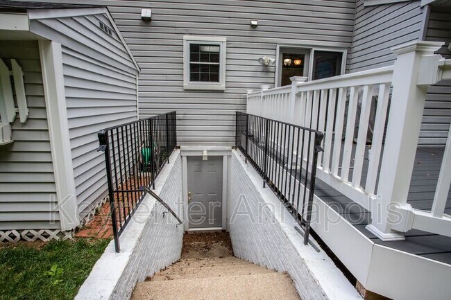 Building Photo - 2807 Chapman Ct