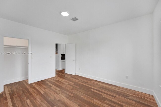 Building Photo - 1656 Polk St