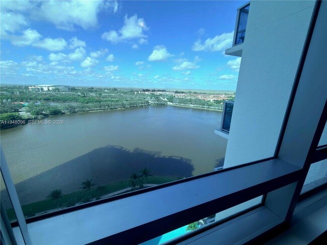 Building Photo - 2641 N Flamingo Rd