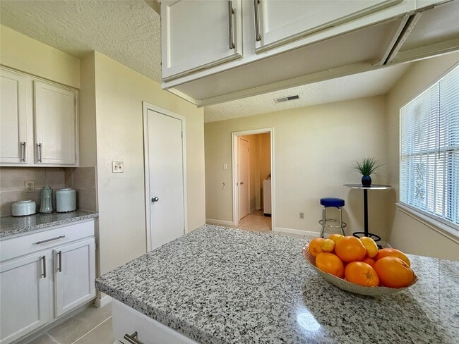 Building Photo - 10718 Nobility Dr