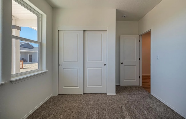 Building Photo - 761 Spyglass