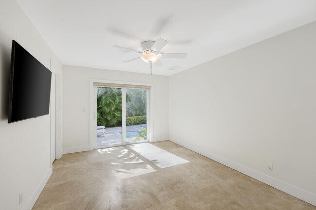 Building Photo - 1386 S Atlantic Dr