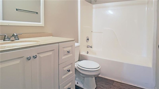 Building Photo - 2885 Center St