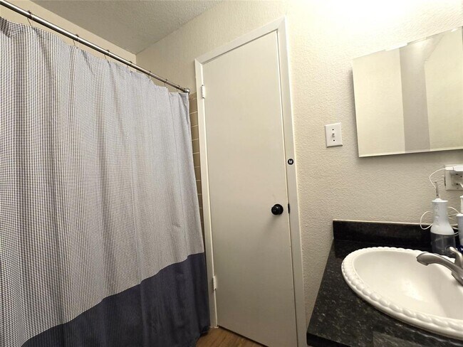 Building Photo - 2600 Penny Ln