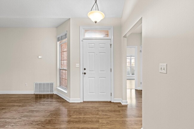 Building Photo - 1472 The Crossings