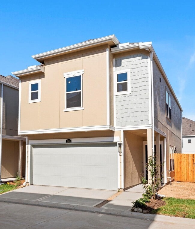 Building Photo - 1916 Huntly Chase Dr