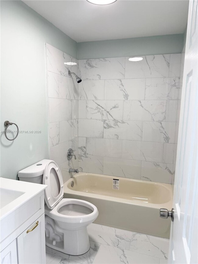 Building Photo - 804 SW 73rd Ave