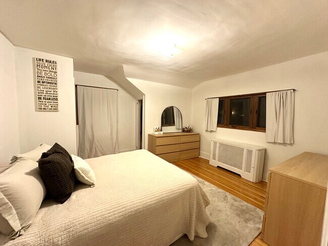 Building Photo - 311 Chandler St