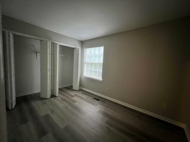 Building Photo - Room in Townhome on Lex Dr