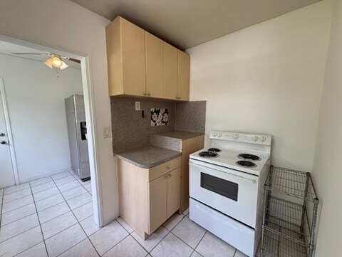 Building Photo - 518 Santander Ave