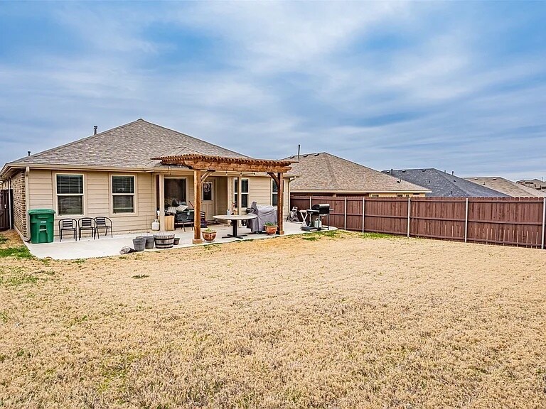 backyard older - 9912 Huntersville Trl