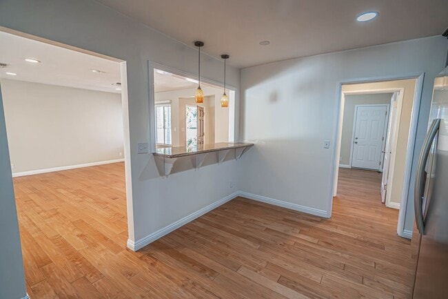 Building Photo - Charming 3-Bedroom Home for Rent in La Crescenta!