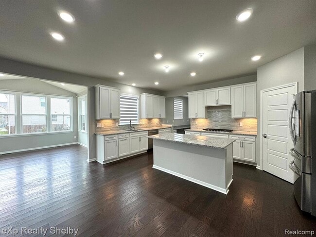 Building Photo - 49477 Hummel Dr