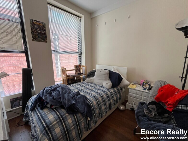 Building Photo - 10 Winter St