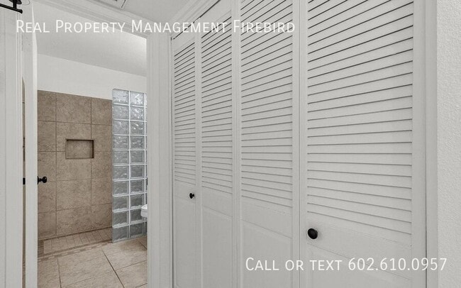 Building Photo - 5216 E Half Moon Dr