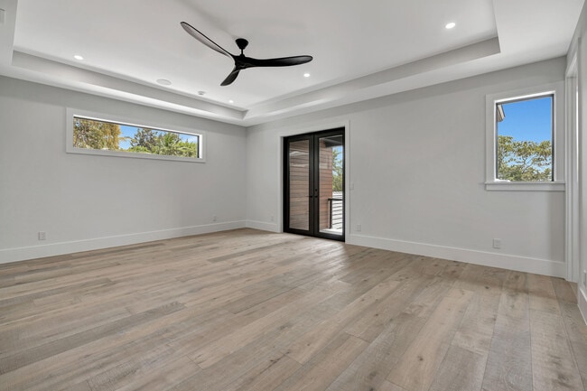Building Photo - 416 S Lake Dr