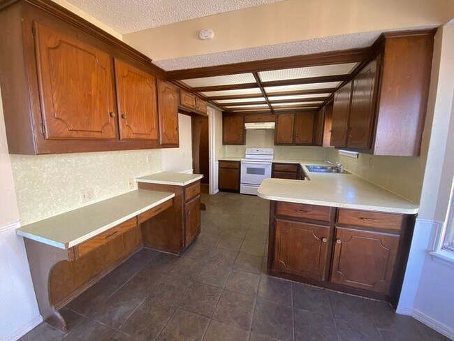 Building Photo - 3 bed 2 bath in Moore in Greenbriar Eastla...