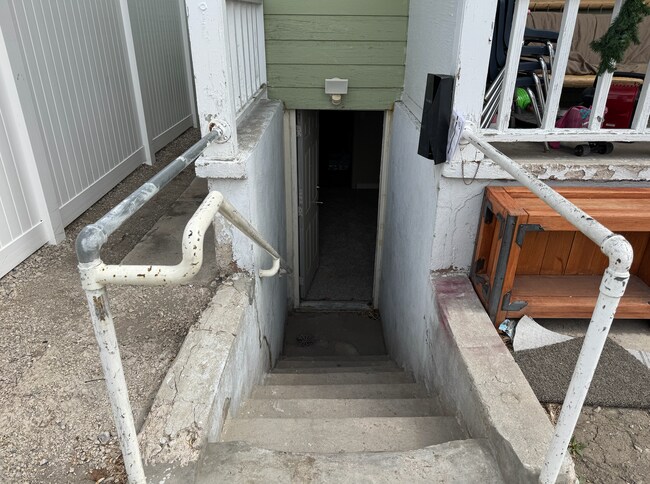 Building Photo - 140 N 200 E