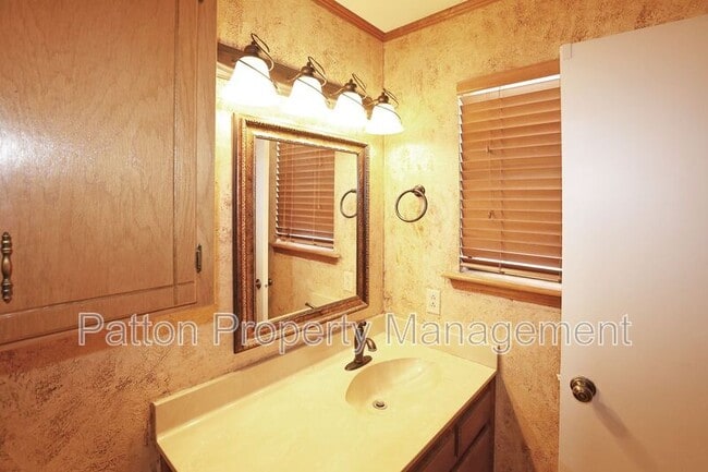 Building Photo - 2601 17th Ave