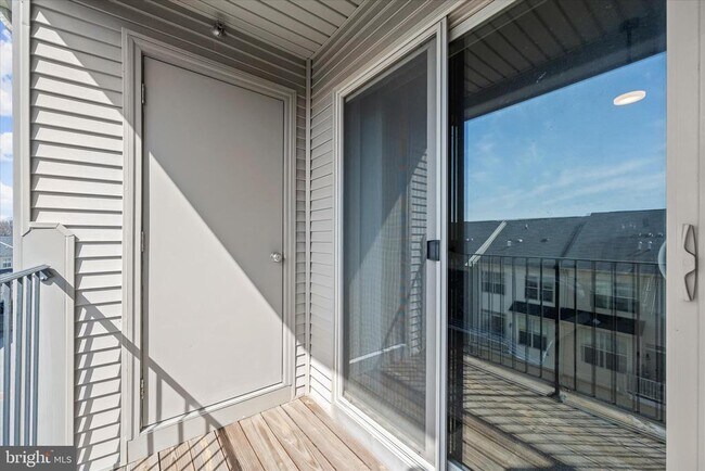 Building Photo - 9411 Geaton Park Pl