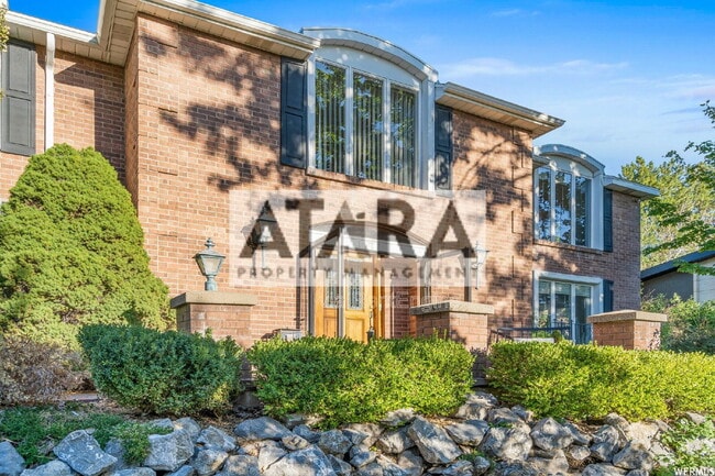 Building Photo - 1577 E Tomahawk Dr