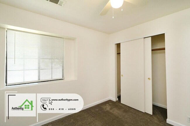 Building Photo - 6822 Creekside St