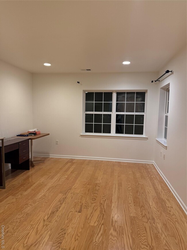 Building Photo - 2-16A Constitution Pl