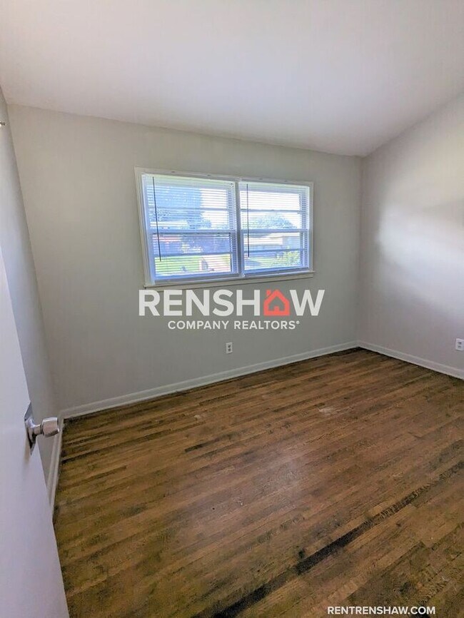 Building Photo - 1863 E. Alcy Rd. - Self Tour Available Thr...