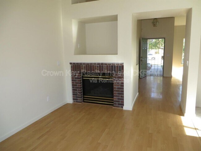 Building Photo - 1720 Alcira Nunez St