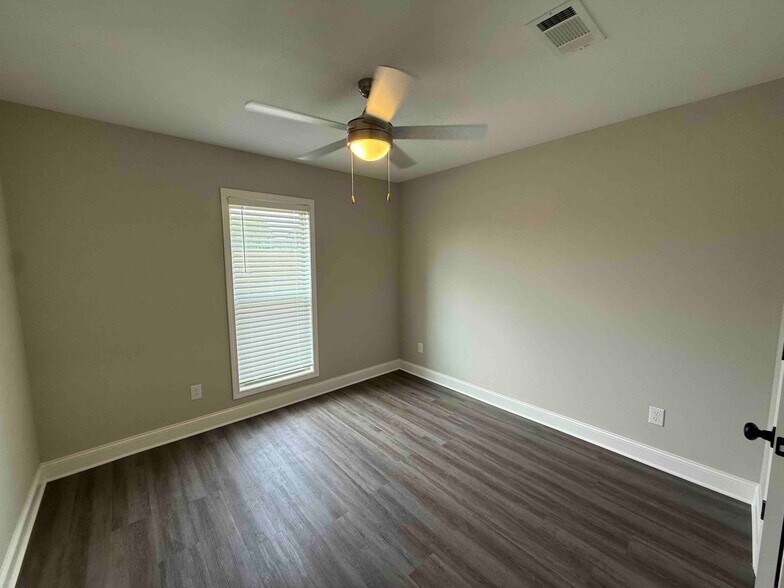 Building Photo - 548 Patrick Farms Dr