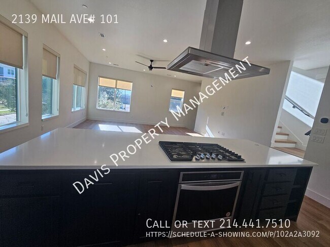 Building Photo - 2139 Mail Ave