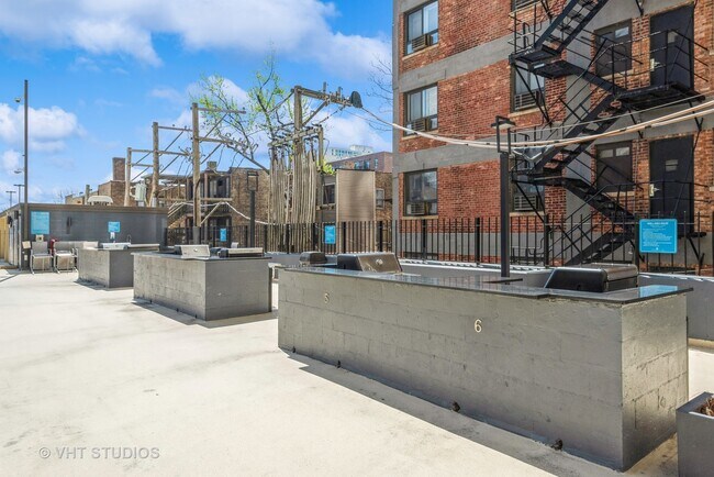 Building Photo - 655 W Irving Park Rd