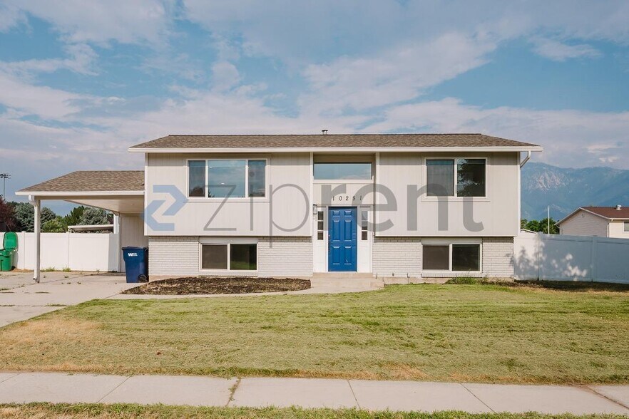 Building Photo - Unit