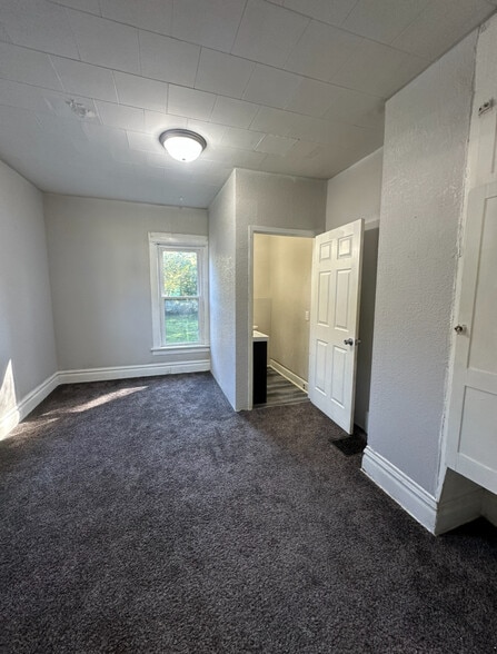 Building Photo - 430 Florence St