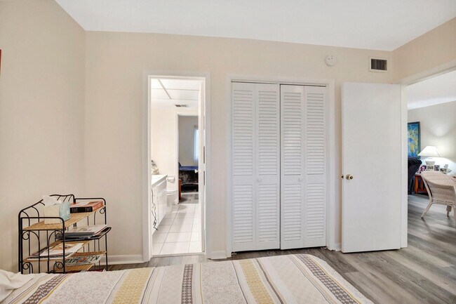 Building Photo - 2650 W Golf Blvd