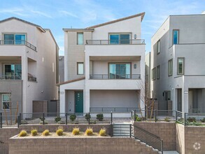 Building Photo - Modern 2 Bedroom, 3 Story Home in Summerli...