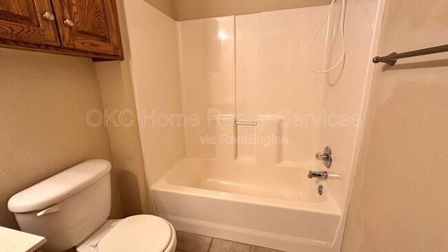 Building Photo - 1306 SW 25th St