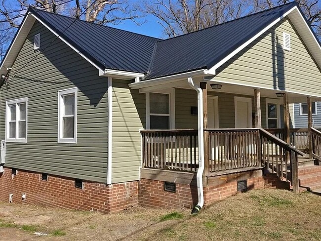 Building Photo - 805 Eva St