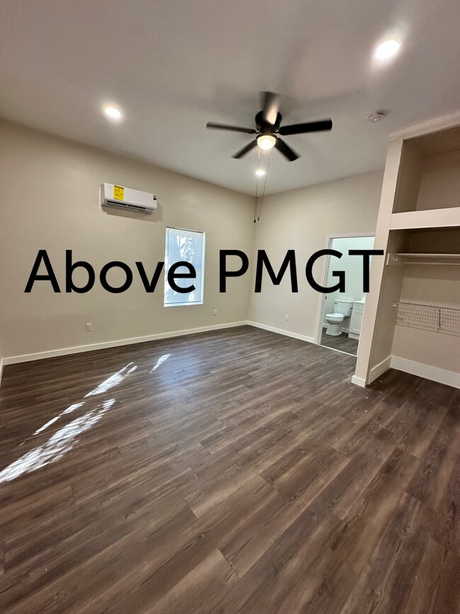 Building Photo - New remodeled 4 bedroom & 4 Bathroom Single Family home can also qualify as a student home.