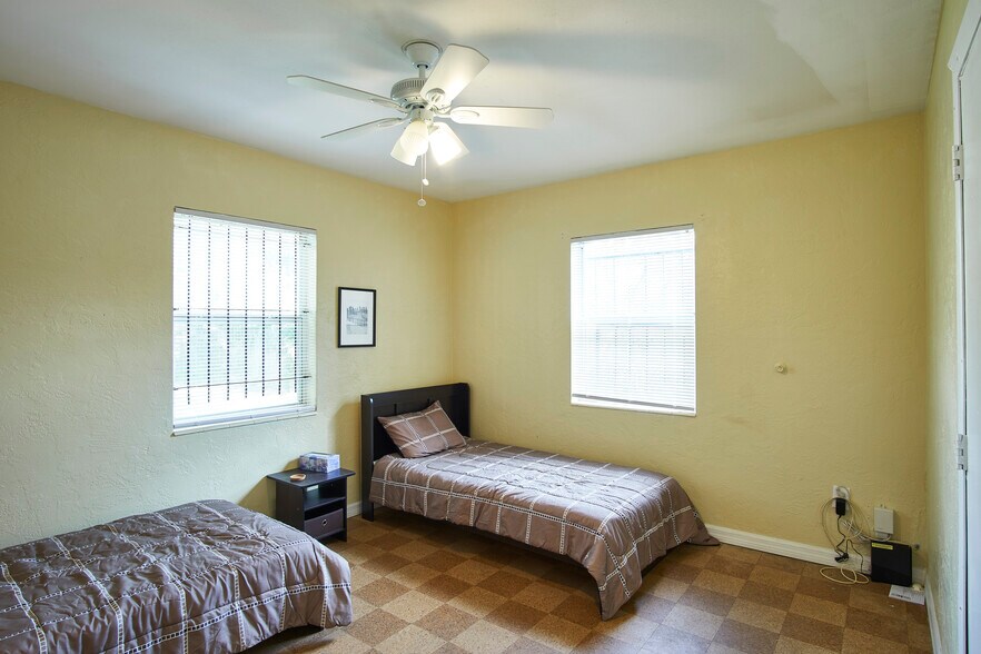 Building Photo - 1518 E Ellicott St