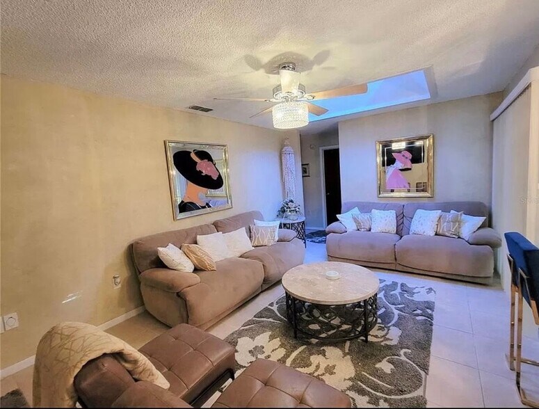 Building Photo - 11281 SW 78th Ct
